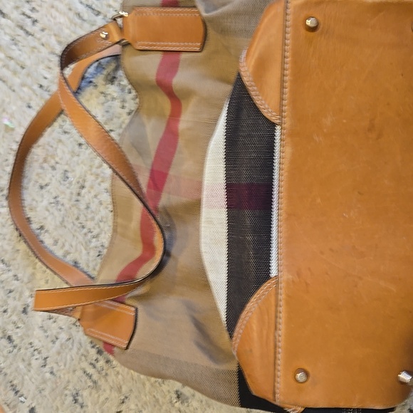 Burberry Women's Medium Maidstone Tote - Picture 12 of 12